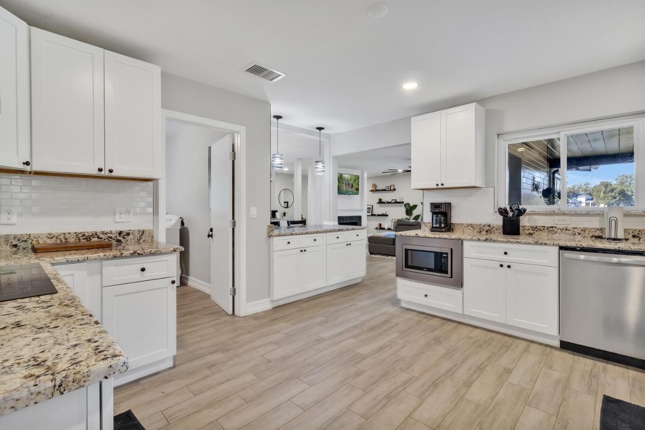 Modern Lake Front Casita Near Winter Park! 올랜도 외부 사진