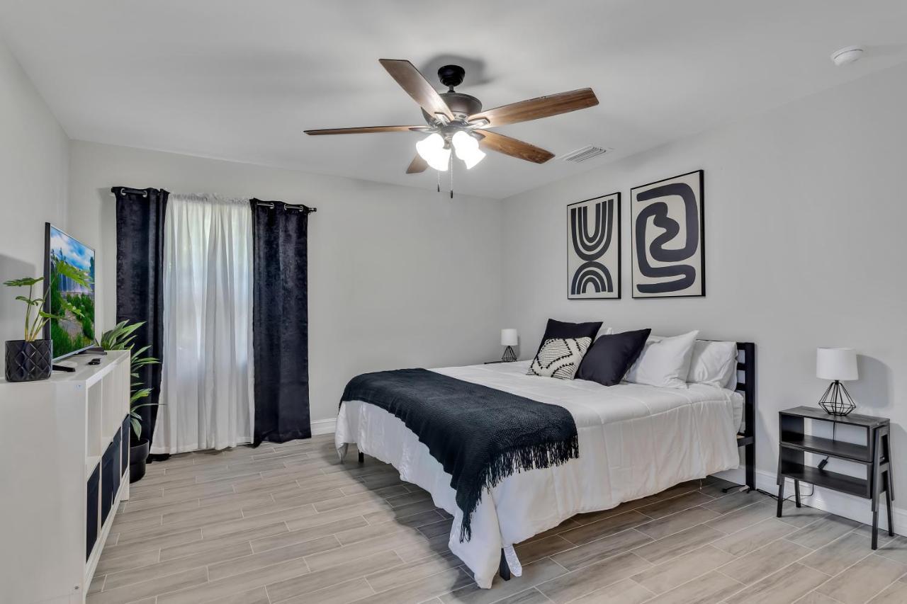 Modern Lake Front Casita Near Winter Park! 올랜도 외부 사진