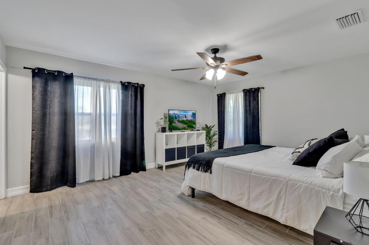 Modern Lake Front Casita Near Winter Park! 올랜도 외부 사진